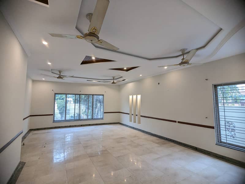 20-Marla Full House For Rent In DHA Ph-4 Lahore Owner Built House. 10