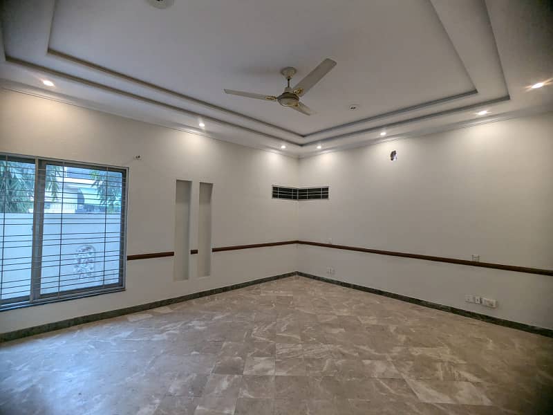 20-Marla Full House For Rent In DHA Ph-4 Lahore Owner Built House. 13