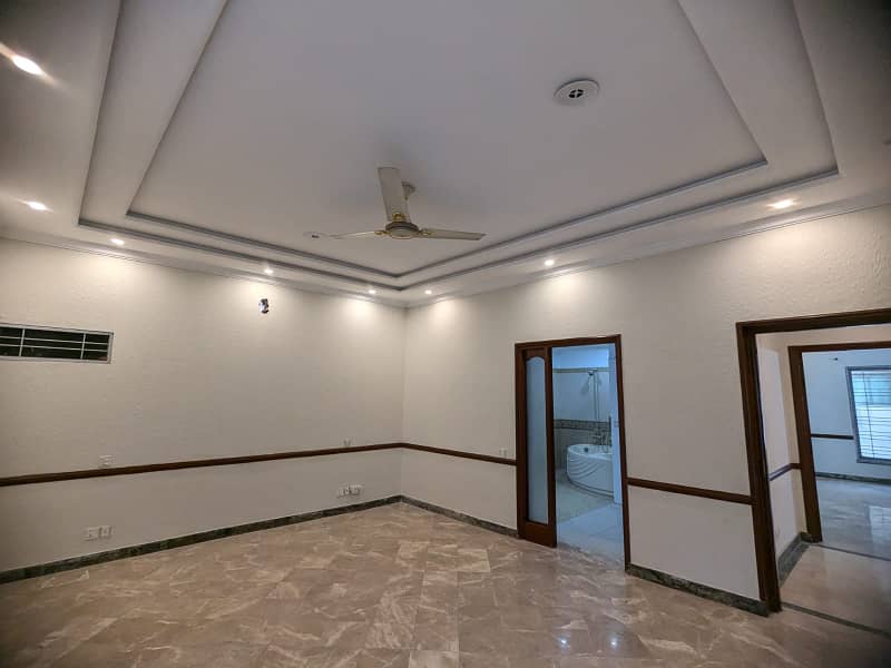 20-Marla Full House For Rent In DHA Ph-4 Lahore Owner Built House. 22