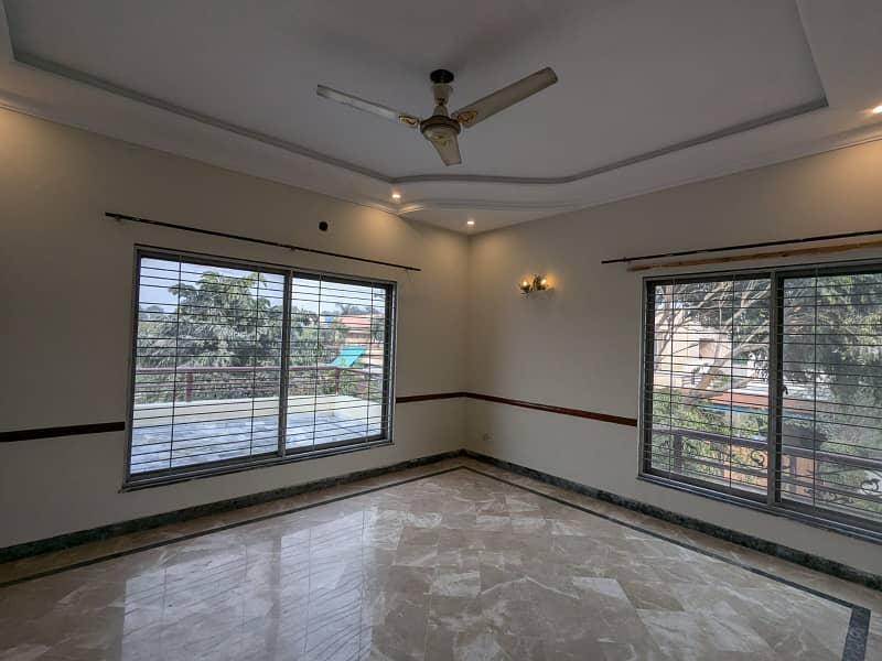 20-Marla Full House For Rent In DHA Ph-4 Lahore Owner Built House. 29