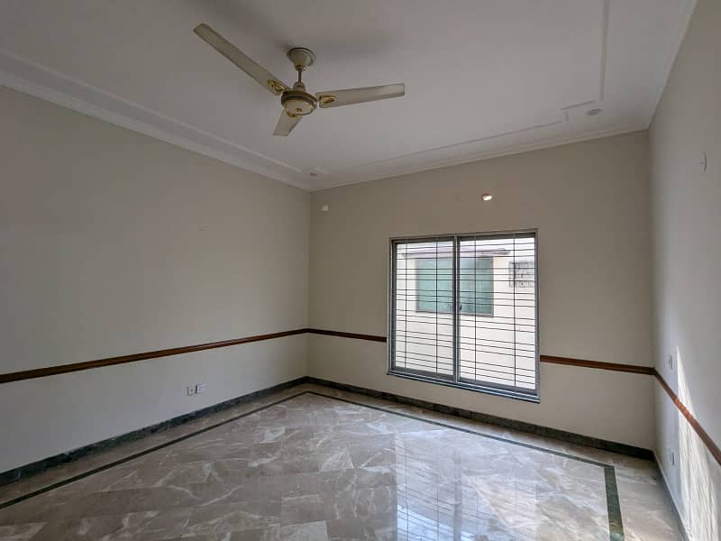 20-Marla Full House For Rent In DHA Ph-4 Lahore Owner Built House. 38