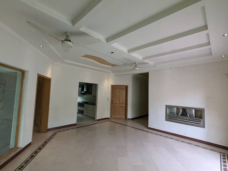 20-Marla Full House for Rent in DHA Ph-3 Y Block Lahore Owner Built House. 4