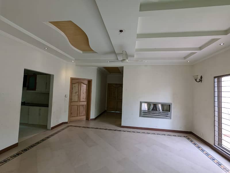 20-Marla Full House for Rent in DHA Ph-3 Y Block Lahore Owner Built House. 17