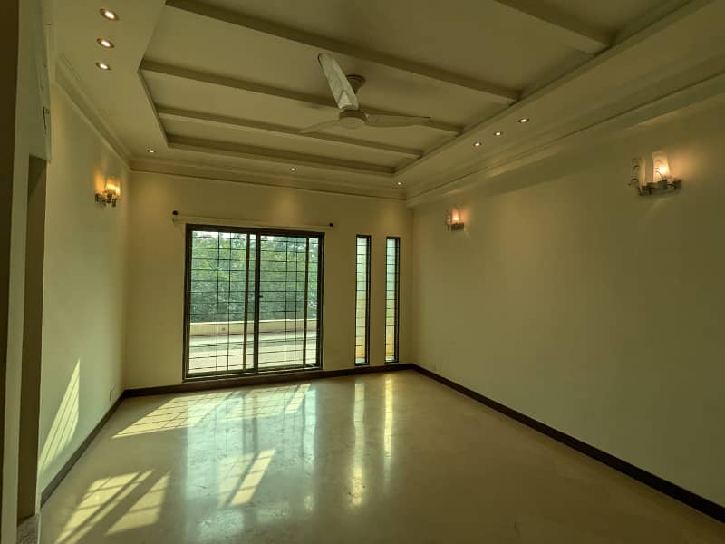 20-Marla Full House for Rent in DHA Ph-3 Y Block Lahore Owner Built House. 22