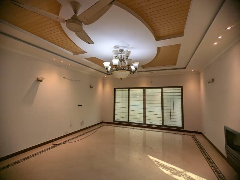 20-Marla Full House for Rent in DHA Ph-3 Y Block Lahore Owner Built House. 35