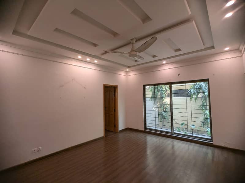 20-Marla Full House for Rent in DHA Ph-3 Y Block Lahore Owner Built House. 41