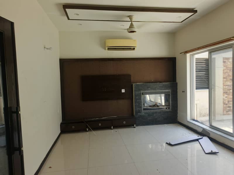 One Kanal Upper Portion Available For Rent In DHA Phase 2 4