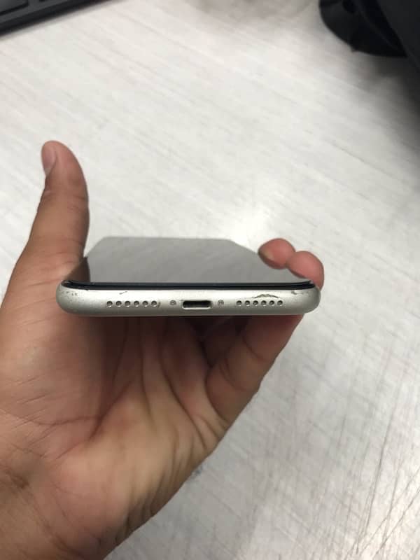 Iphone 11 64gb white 4