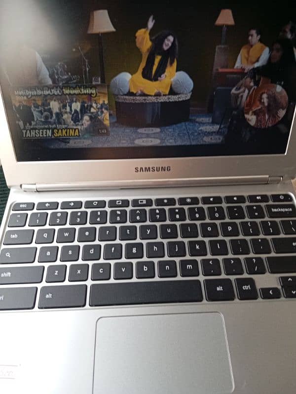 Samsung white chromebook for children use best slim chromebook 1