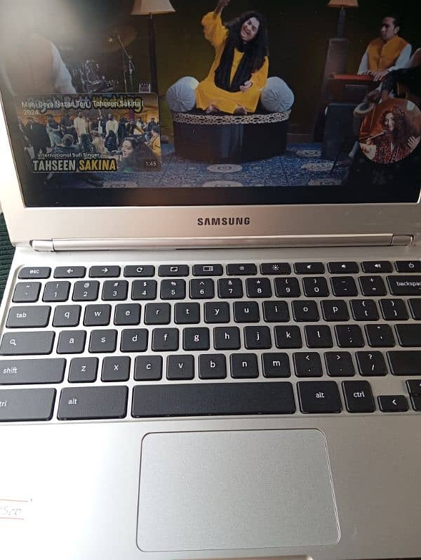 Samsung white chromebook for children use best slim chromebook 2