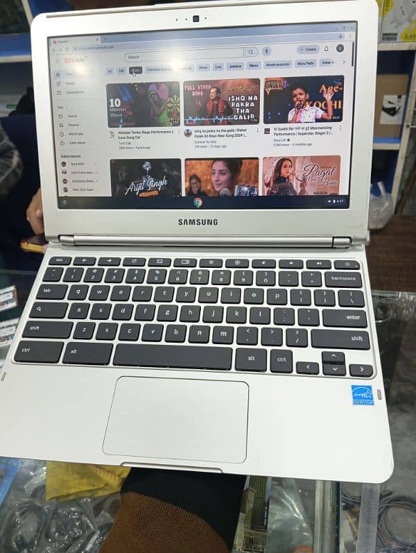 Samsung white chromebook for children use best slim chromebook 5