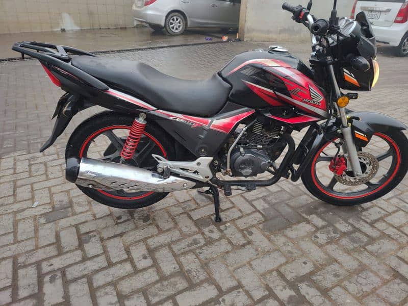 Honda CB150f 1