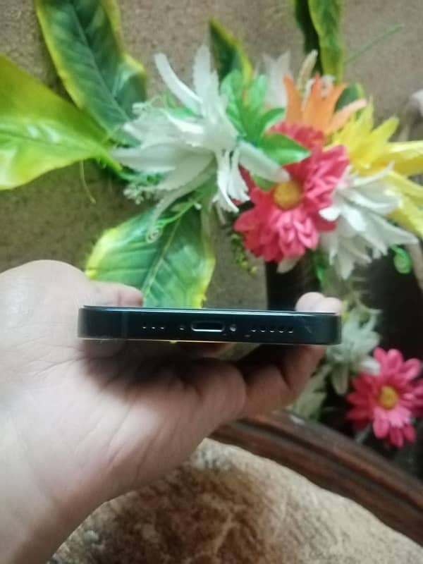 iPhone 13 Jv 128GB Non PTA 3