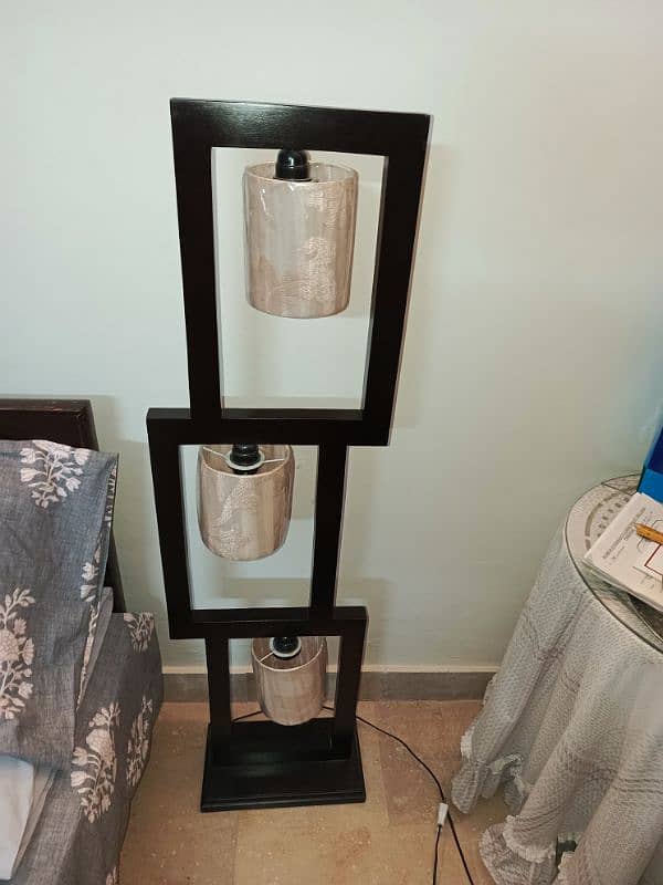 wooden standing Lamp 3