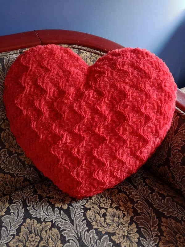 Heart Shaped pillow As New Condition 2