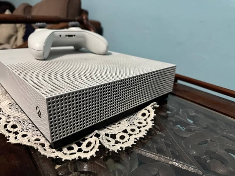 Xbox 1 S Console (New) 2