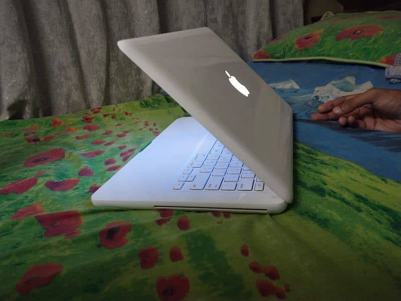 MacBook Late 2009 1