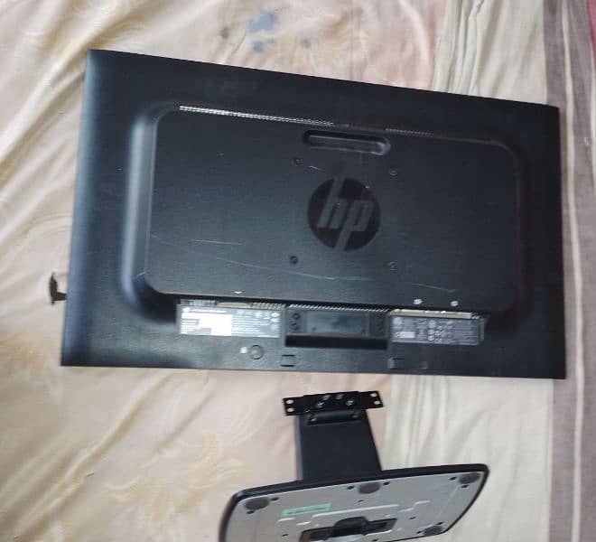 HP LCD 21" In Excellent condition 3