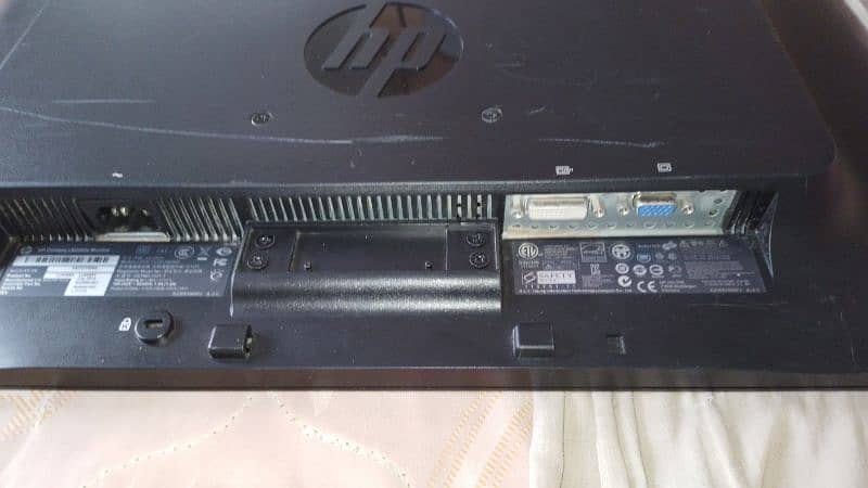 HP LCD 21" In Excellent condition 7