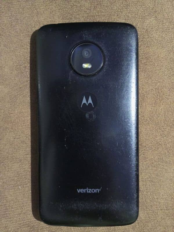 Moto E4 1