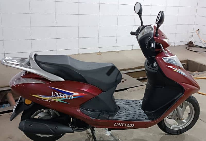 United Scooty 100 1