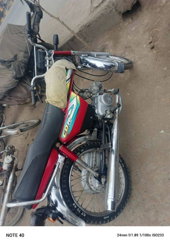 honda 70 no laga hua ha 1