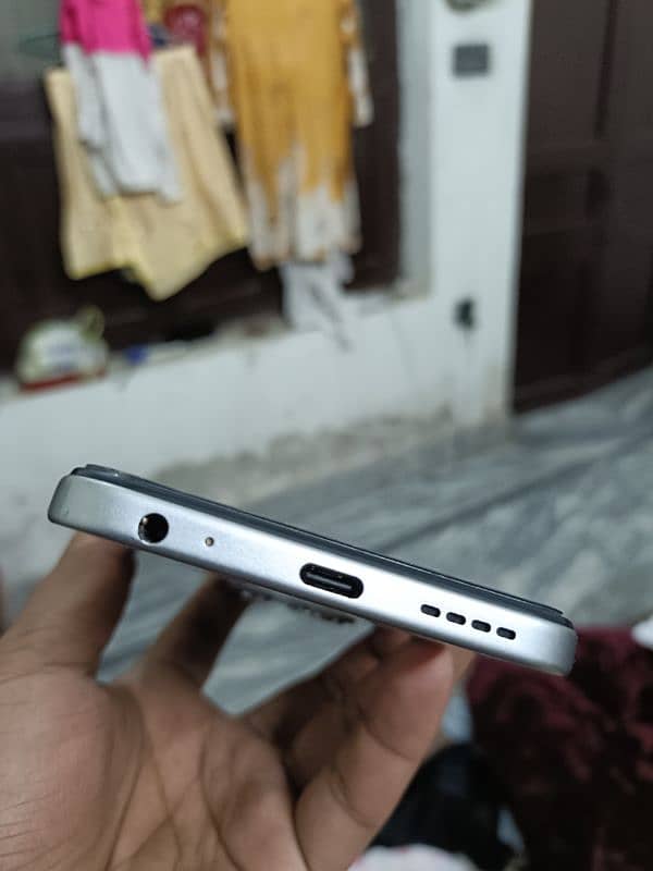 Hot 50i Infinix (6+6/128) G81,,,,03221781446 4