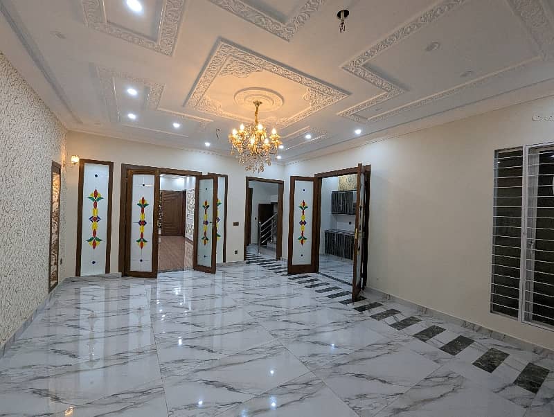 10 Marla Brand New Luxury Spanish Style Double Storey Double Unit House Available For Sale In Architect Society Near UCP University Surrounding Joher Town Lahore. 5