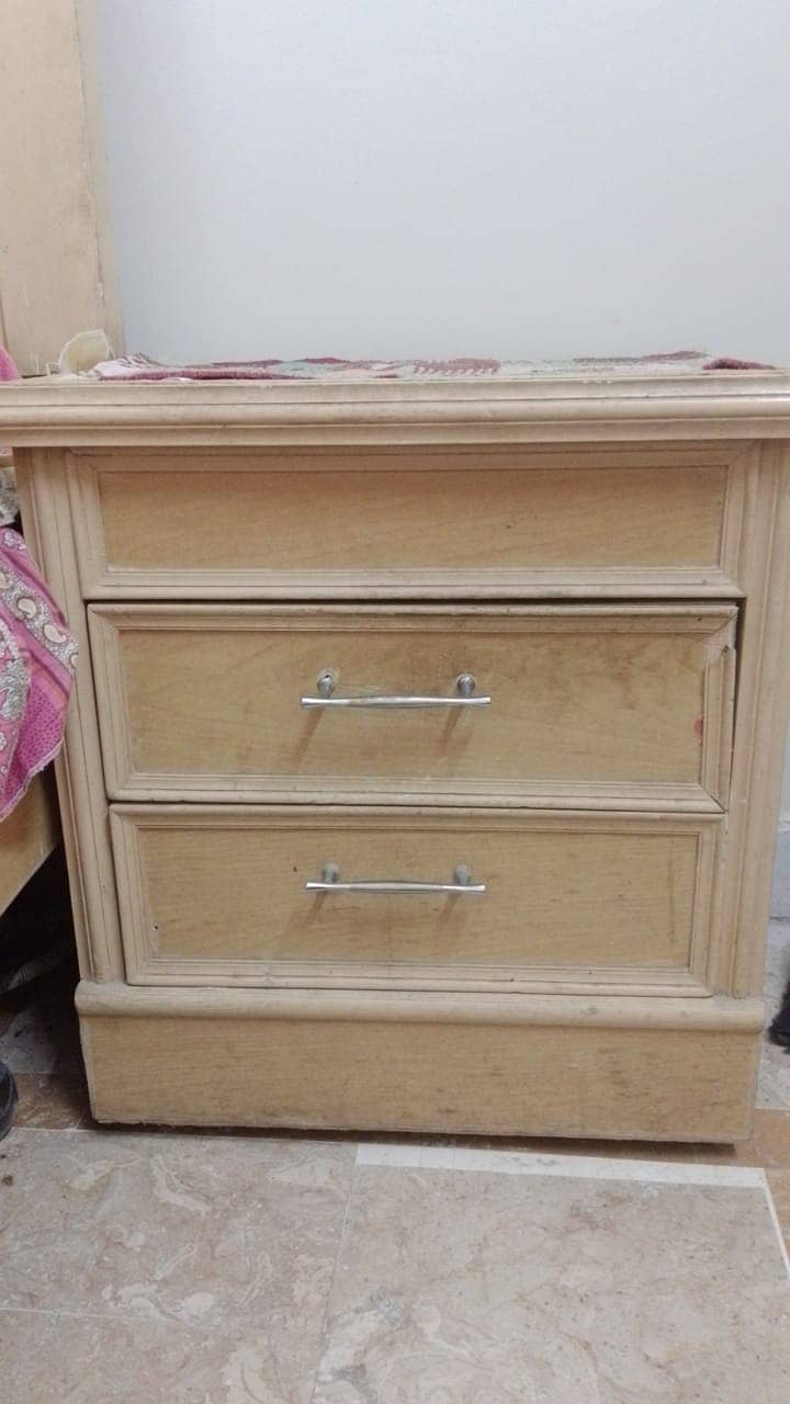 Bedroom Set with defider  Urgent Sale 0