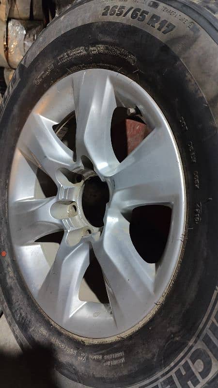 Fortuner Tyre Michlan With Alloy Rim 1