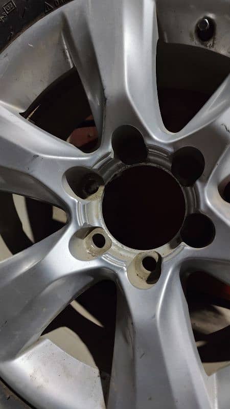 Fortuner Tyre Michlan With Alloy Rim 4