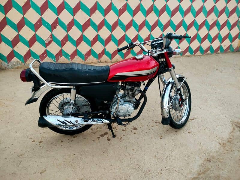 honda cg 125. model 17 Rawalpindi nbr ma ha whatsup 03179978145 0