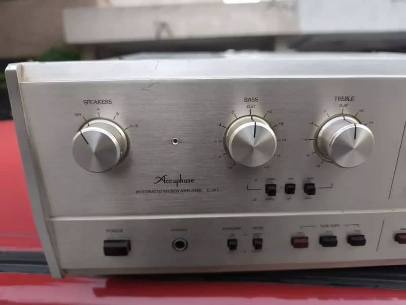 ACCUPHASE E301 LIKE JBL BOSE KLIPSCH DENON MARANTZ ONKYO KEF INTEGRA 1