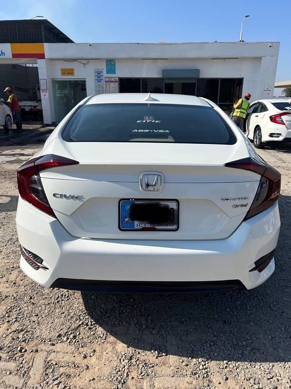 Honda Civic 2018 3