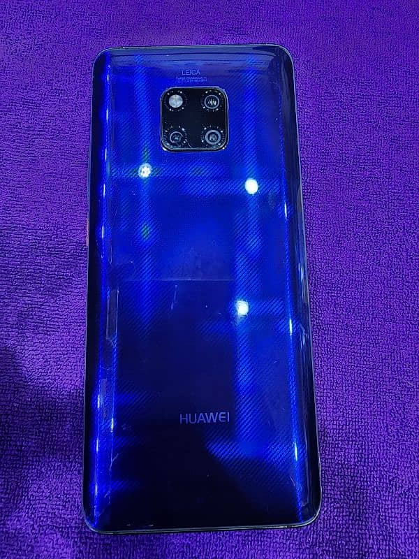 Huawei mate 20 pro 6. GB Ram 128GB Rom 5