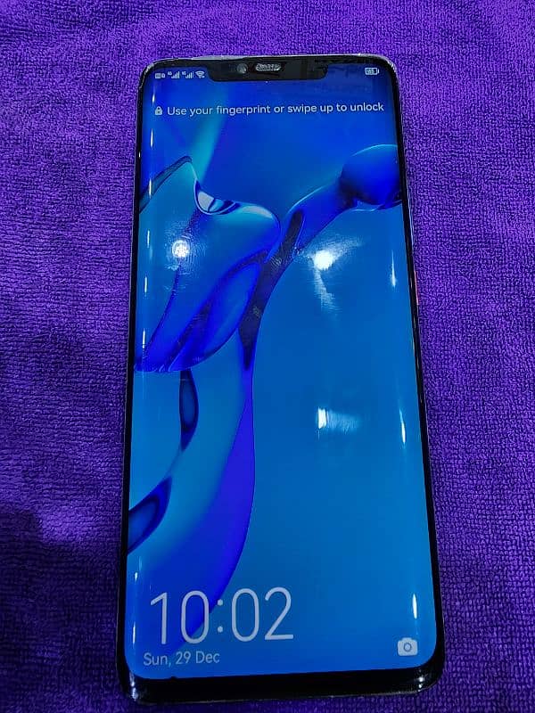 Huawei mate 20 pro 6. GB Ram 128GB Rom 7