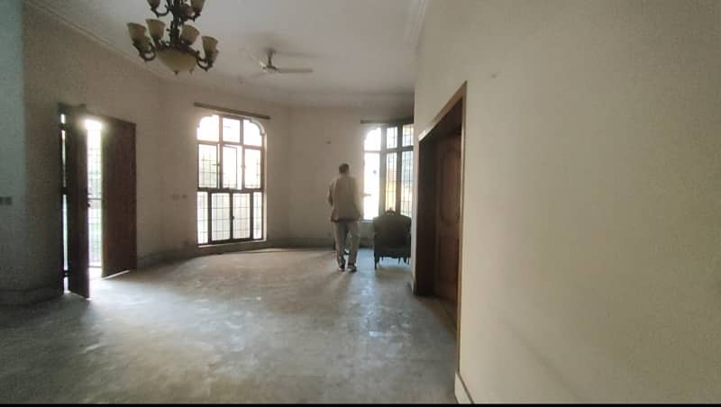 5-Kanal Commercial Use House Available For Rent Near Dharmapura Lahore. 11