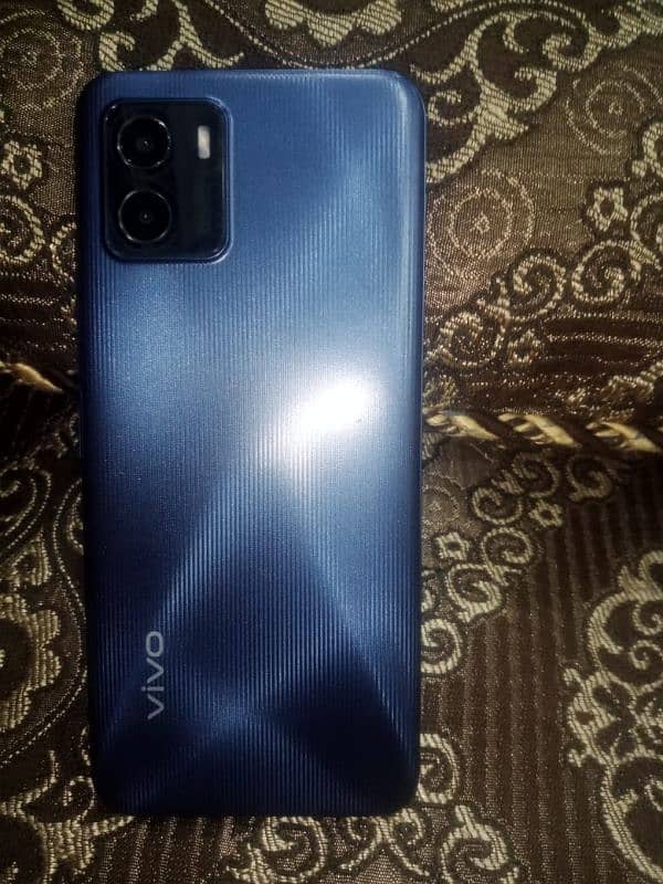 vivo y15s with box charger 8