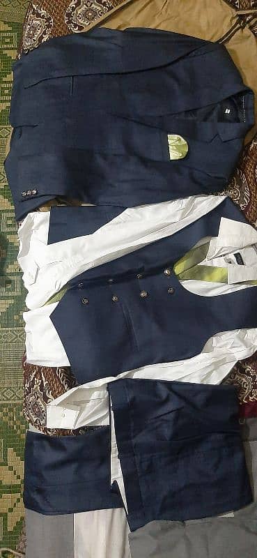 thare pcs pant coat navy blue 2 hour use bilkul new 2