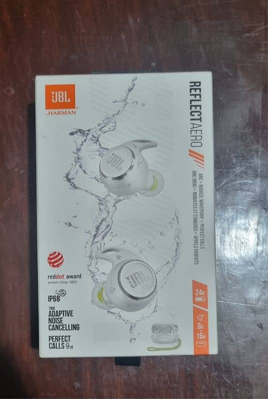 JBL Reflect Aero Wireless earbuds 1