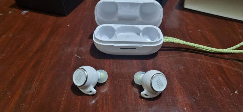 JBL Reflect Aero Wireless earbuds 4