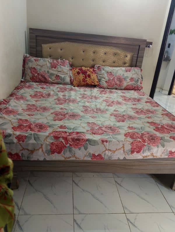 bedroom set furniture available for sale 2