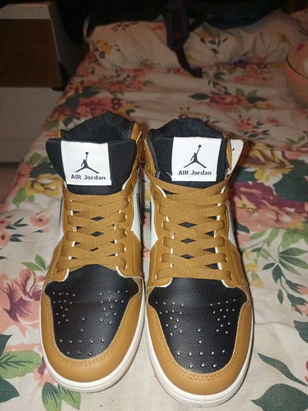 Air high jordans in brown color (mids) 6