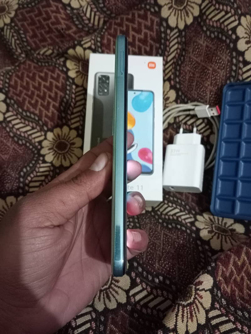 Redmi note 11 ram 4 rom 128 xchange posible 3