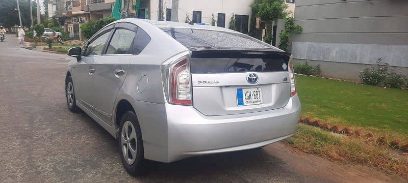 Toyota Prius 2013/2018 reg ISB 1