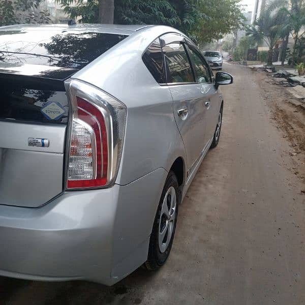 Toyota Prius 2013/2018 reg ISB 9