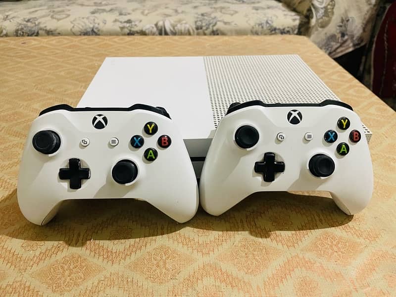 XBOX ONE S 1000gb 1