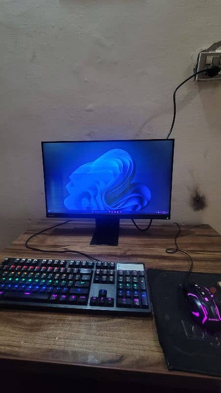 Lenevo 2k 1440p Monitor (Faulty) 24 inches only colour fault 1