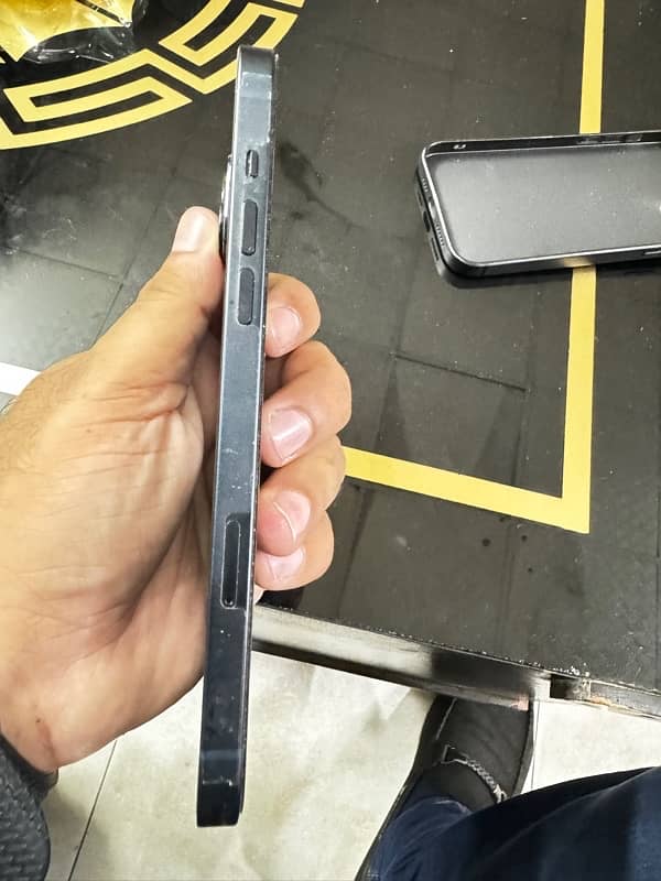 iphone 14 Plus 512 GB PTA Approved 3