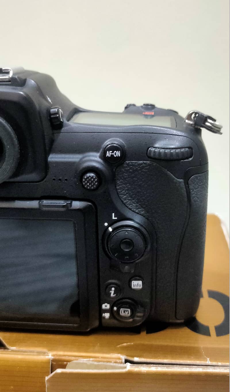 Nikon D500 DSLR Body 2